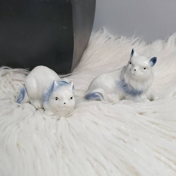 Vintage Ceramic Cat Figurines Blue White Set of 2 - Picture 1 of 9